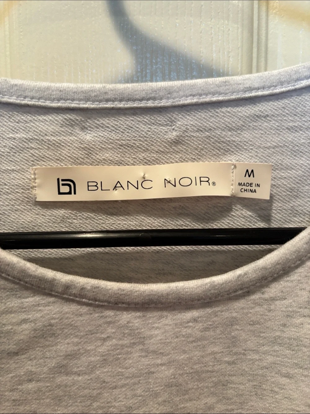 blanc noir Maitri Cropped Sweatshirt - Picture 3 of 7